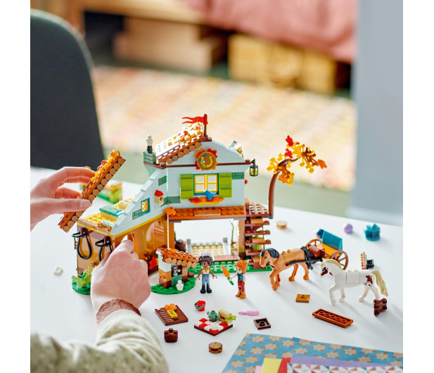 LEGO Friends 41745 Stajnia Autumn - 1141569 - zdjęcie 10